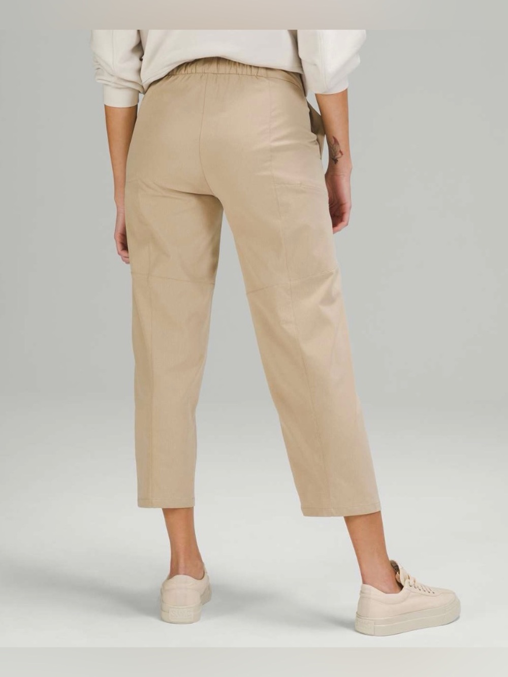 Lululemon Ventlight Cargo Mid Rise Crop 26" Lightweight Travel Tan Size 6 - Picture 6 of 12